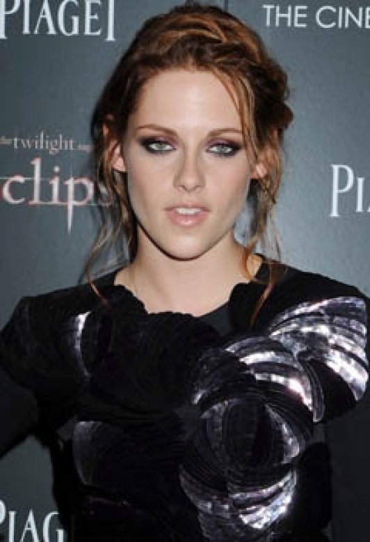 Kristen-Stewart-plus-populaire-que-Robert-Pattinson_portrait_w532.jpg